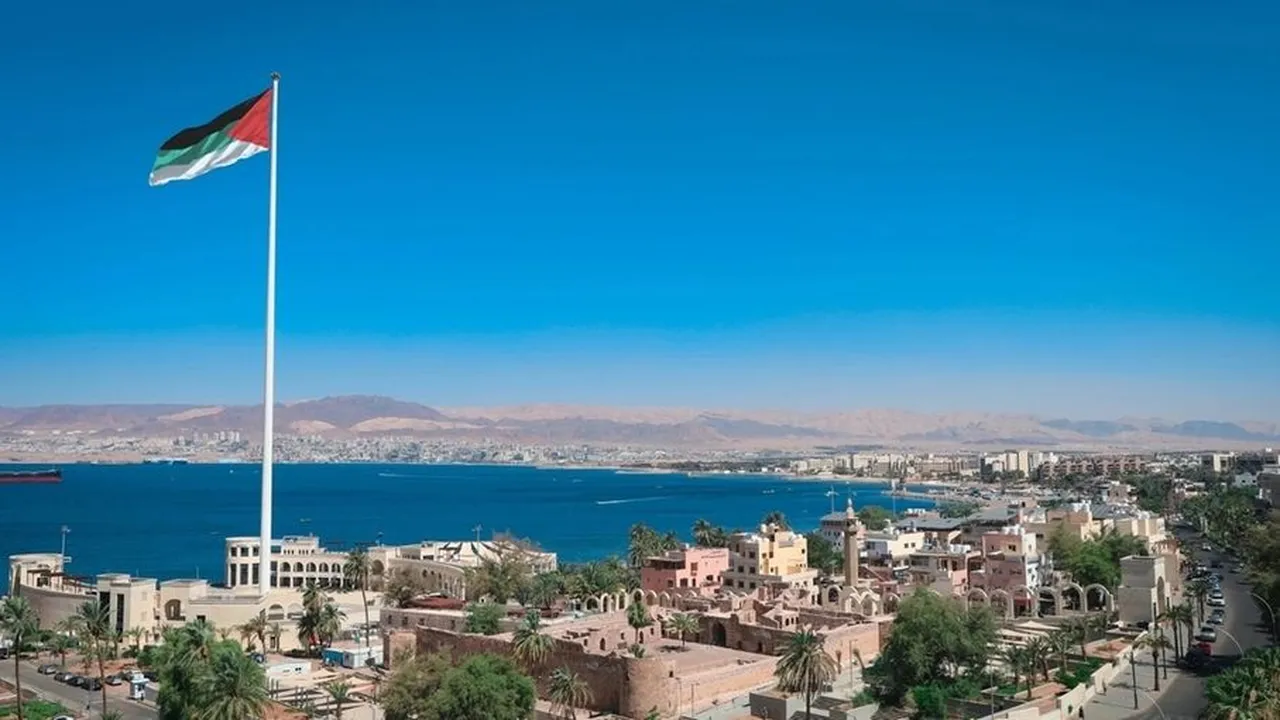 صيف حار مستمر حتى الخميس مع توقعات لارتفاع الحرارة يوم الجمعة